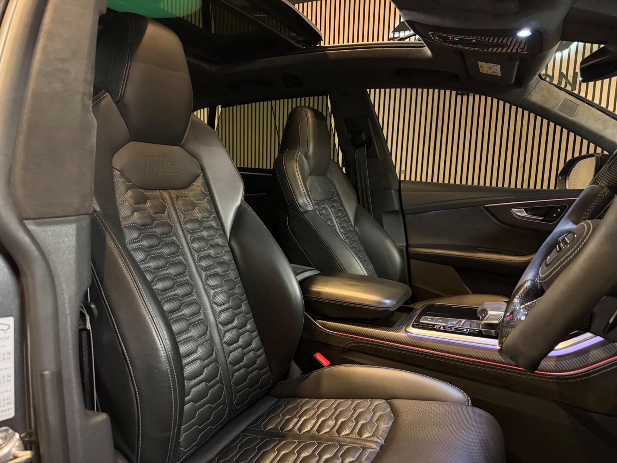 Audi RSQ8